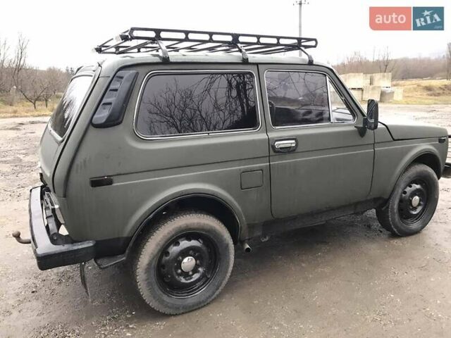 Зеленый ВАЗ 2121 Нива, объемом двигателя 1.6 л и пробегом 140 тыс. км за 3600 $, фото 2 на Automoto.ua