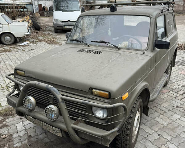 Зеленый ВАЗ 2121 Нива, объемом двигателя 1.6 л и пробегом 1 тыс. км за 1700 $, фото 2 на Automoto.ua