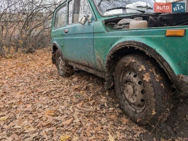 Зеленый ВАЗ 2121 Нива, объемом двигателя 1.6 л и пробегом 100 тыс. км за 1400 $, фото 3 на Automoto.ua