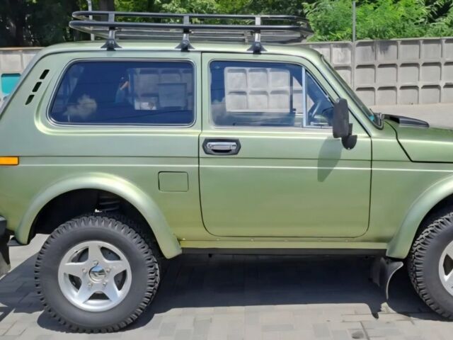 Зелений ВАЗ 2121, об'ємом двигуна 1.6 л та пробігом 150 тис. км за 3000 $, фото 1 на Automoto.ua