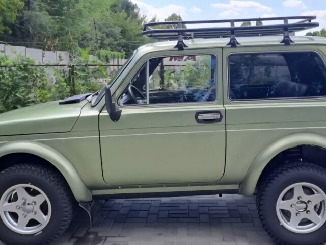Зелений ВАЗ 2121, об'ємом двигуна 1.6 л та пробігом 150 тис. км за 3000 $, фото 2 на Automoto.ua