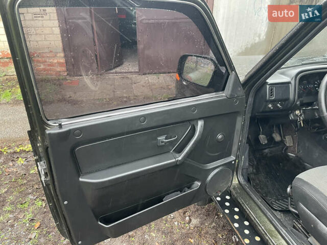 Зеленый ВАЗ 2121 Нива, объемом двигателя 1.57 л и пробегом 35 тыс. км за 3700 $, фото 5 на Automoto.ua