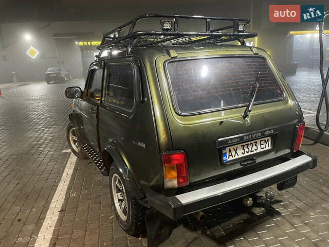 Зеленый ВАЗ 2121 Нива, объемом двигателя 1.57 л и пробегом 35 тыс. км за 3700 $, фото 2 на Automoto.ua