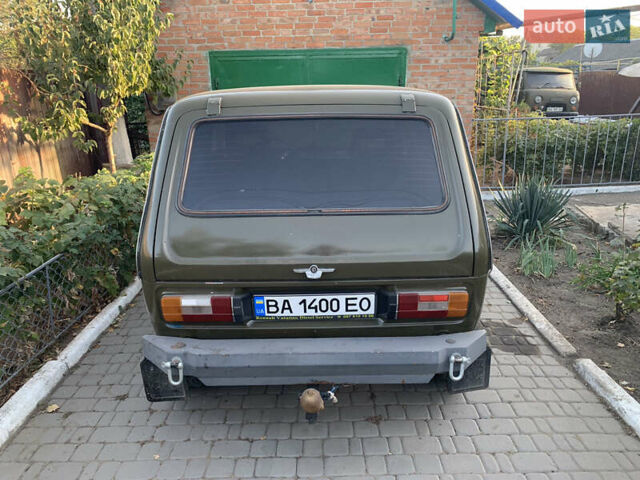 Зеленый ВАЗ 2121 Нива, объемом двигателя 1.6 л и пробегом 85 тыс. км за 2600 $, фото 6 на Automoto.ua