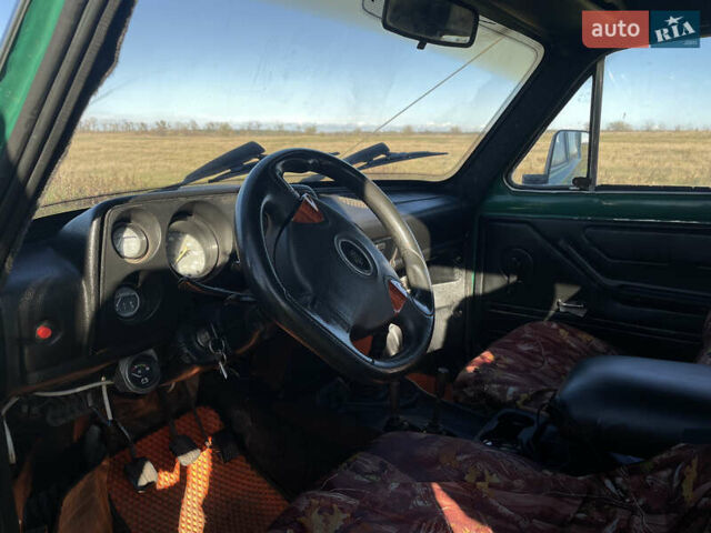 Зеленый ВАЗ 2121 Нива, объемом двигателя 1.9 л и пробегом 48 тыс. км за 4700 $, фото 7 на Automoto.ua