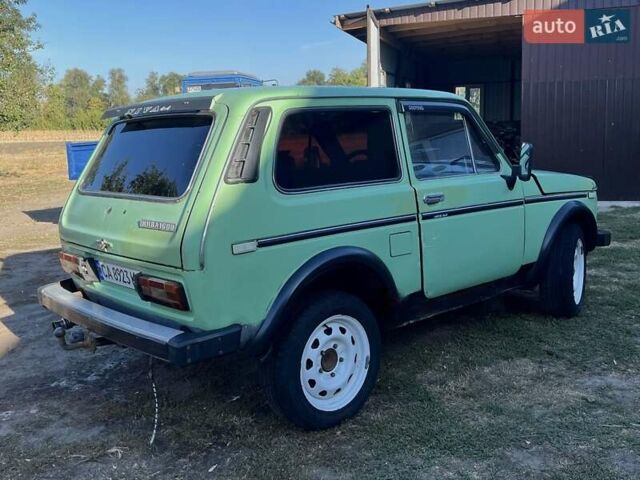 Зеленый ВАЗ 2121 Нива, объемом двигателя 1.6 л и пробегом 100 тыс. км за 1800 $, фото 2 на Automoto.ua