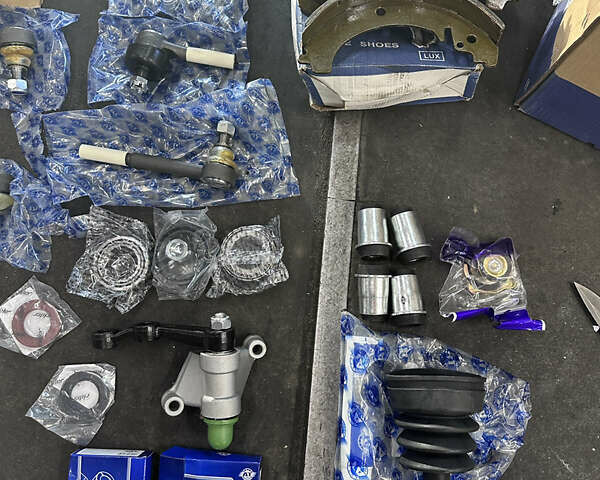 Зеленый ВАЗ 2121 Нива, объемом двигателя 1.6 л и пробегом 150 тыс. км за 1500 $, фото 24 на Automoto.ua