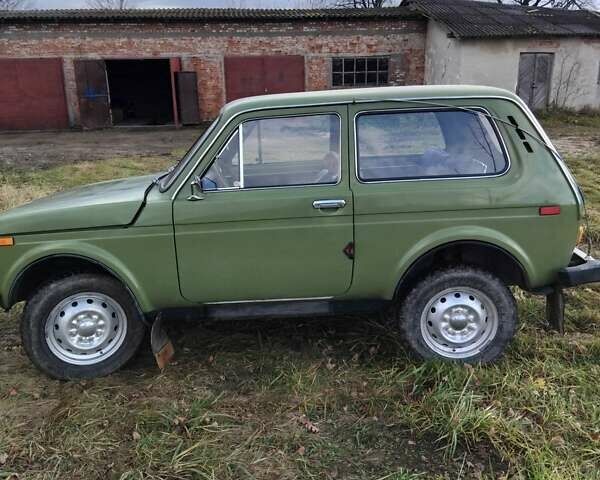 Зеленый ВАЗ 2121 Нива, объемом двигателя 1.6 л и пробегом 92 тыс. км за 3000 $, фото 2 на Automoto.ua