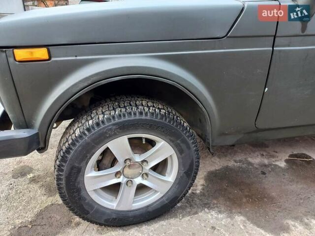 Зеленый ВАЗ 2121 Нива, объемом двигателя 1.6 л и пробегом 150 тыс. км за 2200 $, фото 6 на Automoto.ua
