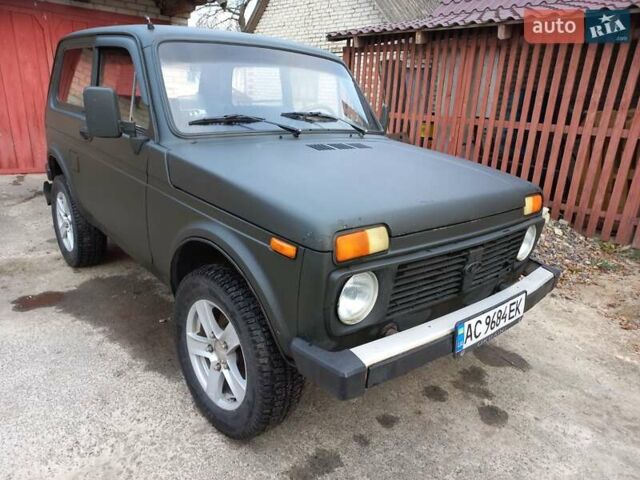 Зеленый ВАЗ 2121 Нива, объемом двигателя 1.6 л и пробегом 150 тыс. км за 2200 $, фото 2 на Automoto.ua