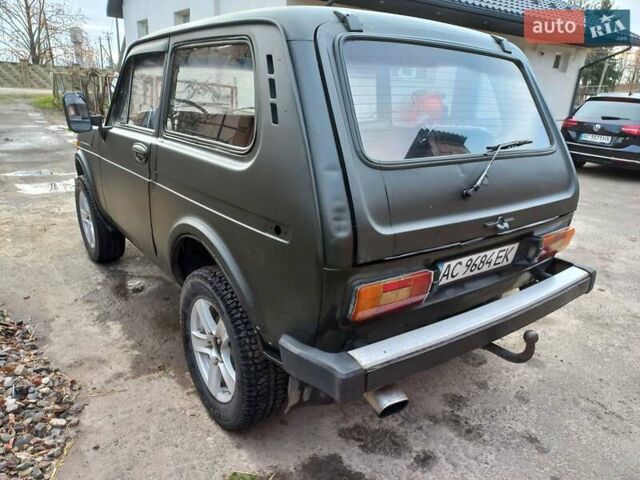 Зеленый ВАЗ 2121 Нива, объемом двигателя 1.6 л и пробегом 150 тыс. км за 2200 $, фото 10 на Automoto.ua