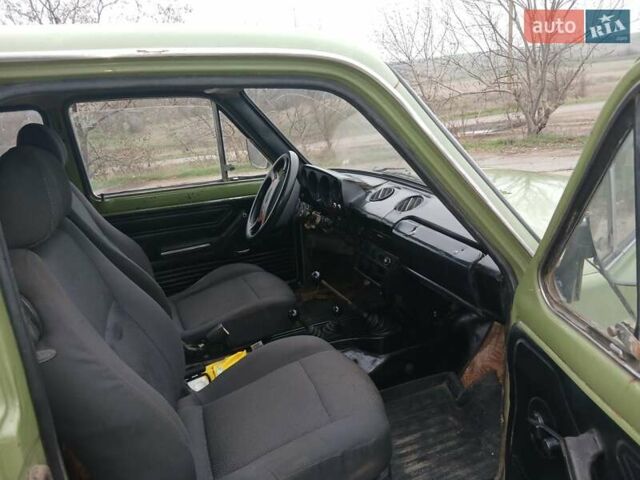 Зеленый ВАЗ 2121 Нива, объемом двигателя 1.6 л и пробегом 70 тыс. км за 1600 $, фото 5 на Automoto.ua