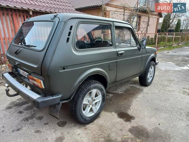 Зеленый ВАЗ 2121 Нива, объемом двигателя 1.6 л и пробегом 150 тыс. км за 2200 $, фото 9 на Automoto.ua