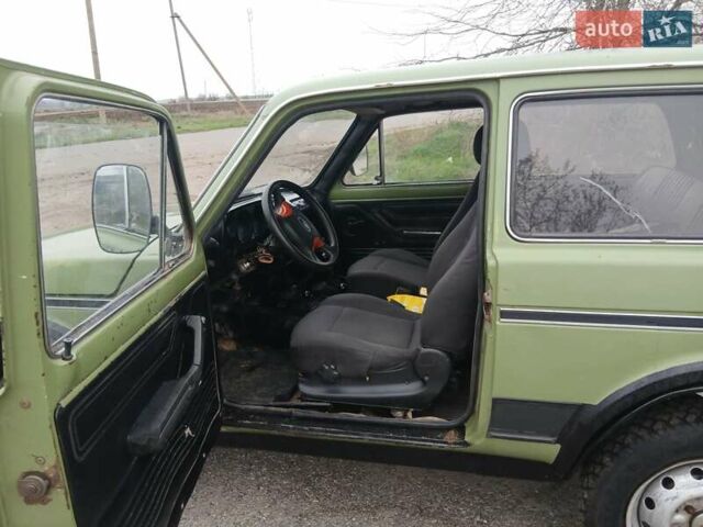 Зеленый ВАЗ 2121 Нива, объемом двигателя 1.6 л и пробегом 70 тыс. км за 1600 $, фото 4 на Automoto.ua