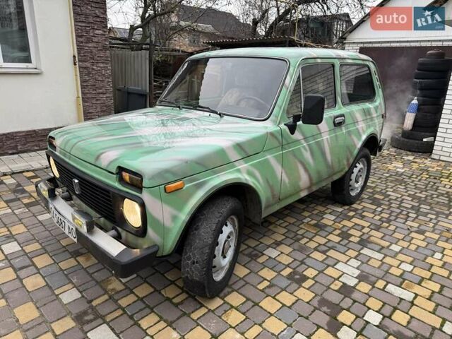 Зеленый ВАЗ 2121 Нива, объемом двигателя 1.58 л и пробегом 140 тыс. км за 2200 $, фото 1 на Automoto.ua