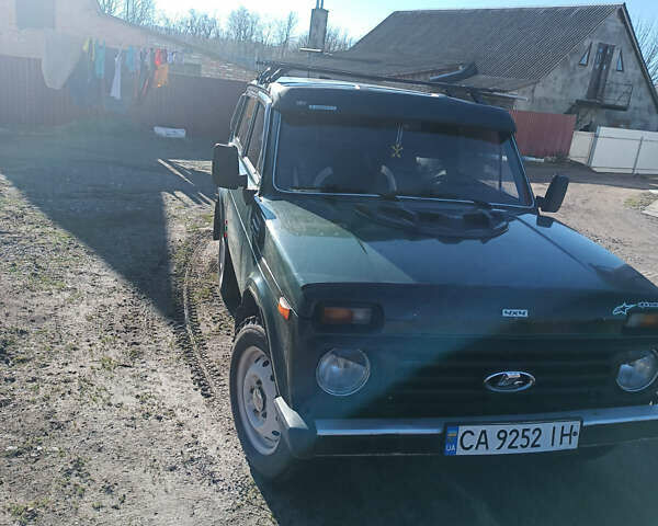Зеленый ВАЗ 2121 Нива, объемом двигателя 1.6 л и пробегом 1 тыс. км за 3100 $, фото 5 на Automoto.ua