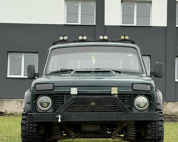 Зелений ВАЗ 2121 Нива, об'ємом двигуна 1.6 л та пробігом 182 тис. км за 3200 $, фото 1 на Automoto.ua