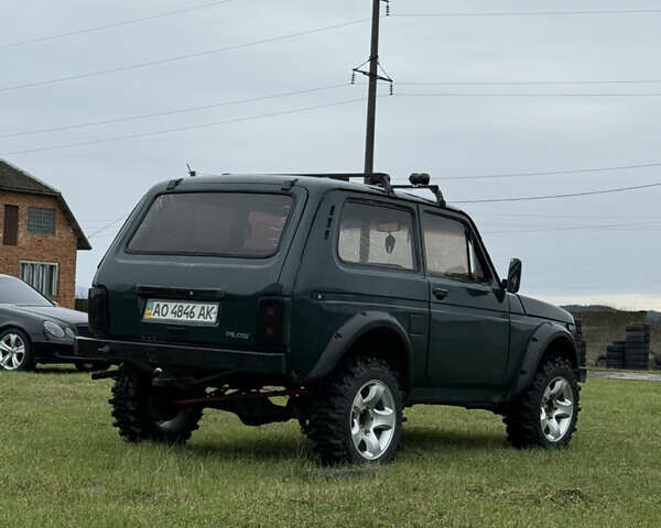 Зелений ВАЗ 2121 Нива, об'ємом двигуна 1.6 л та пробігом 182 тис. км за 3200 $, фото 3 на Automoto.ua