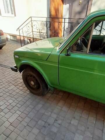 Зеленый ВАЗ 2121 Нива, объемом двигателя 1.57 л и пробегом 60 тыс. км за 2300 $, фото 3 на Automoto.ua