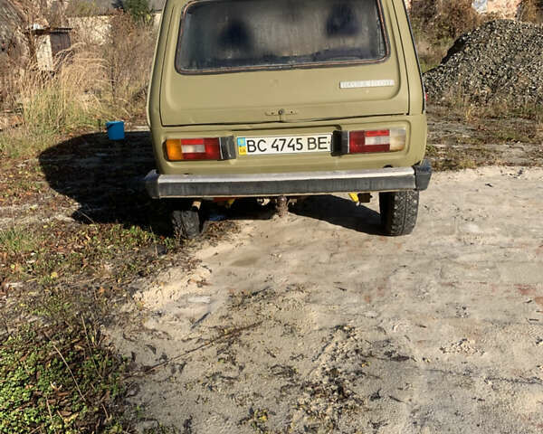 Зеленый ВАЗ 2121 Нива, объемом двигателя 1.69 л и пробегом 100 тыс. км за 1800 $, фото 2 на Automoto.ua