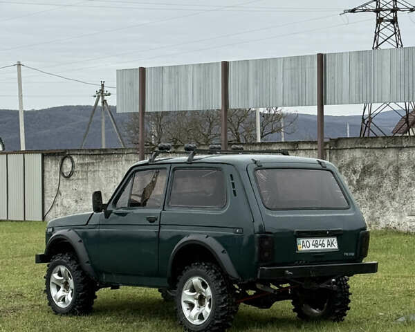 Зелений ВАЗ 2121 Нива, об'ємом двигуна 1.6 л та пробігом 182 тис. км за 3200 $, фото 4 на Automoto.ua