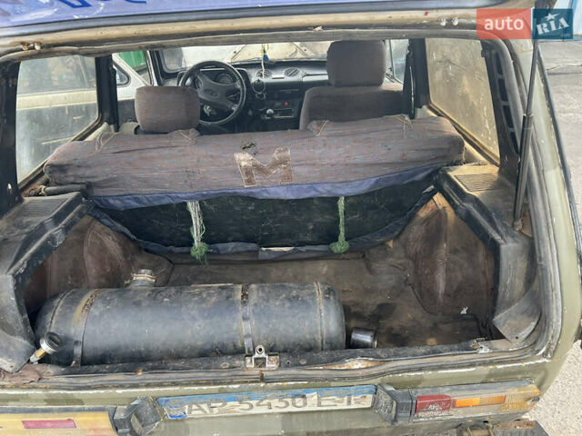 Зеленый ВАЗ 2121 Нива, объемом двигателя 1.6 л и пробегом 1 тыс. км за 2100 $, фото 4 на Automoto.ua