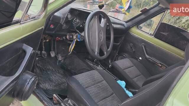 Зелений ВАЗ 2121 Нива, об'ємом двигуна 1.57 л та пробігом 200 тис. км за 2200 $, фото 3 на Automoto.ua
