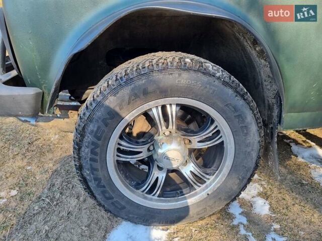 Зелений ВАЗ 2121 Нива, об'ємом двигуна 1.6 л та пробігом 126 тис. км за 2000 $, фото 9 на Automoto.ua