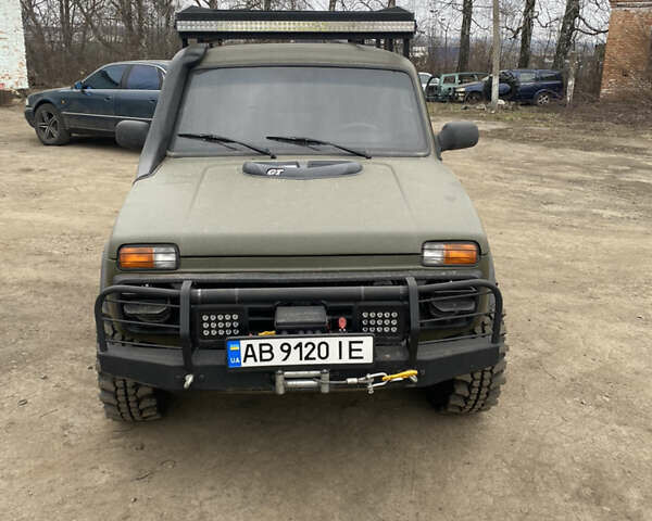 Зелений ВАЗ 2121 Нива, об'ємом двигуна 2 л та пробігом 5 тис. км за 9000 $, фото 1 на Automoto.ua