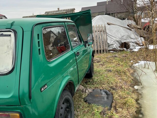 Зеленый ВАЗ 2121 Нива, объемом двигателя 0.15 л и пробегом 230 тыс. км за 1025 $, фото 6 на Automoto.ua