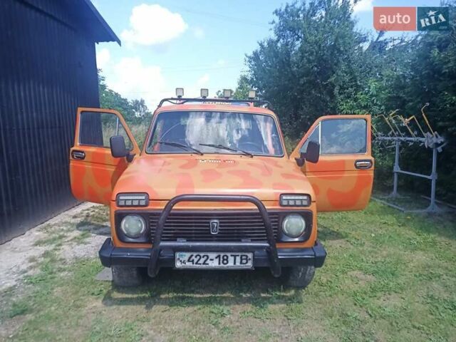 Оранжевый ВАЗ 2121 Нива, объемом двигателя 0 л и пробегом 999 тыс. км за 1800 $, фото 3 на Automoto.ua