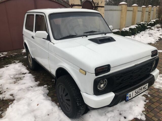 Белый ВАЗ 21213 Niva, объемом двигателя 1.7 л и пробегом 260 тыс. км за 1650 $, фото 2 на Automoto.ua
