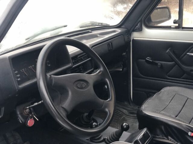 Белый ВАЗ 21213 Niva, объемом двигателя 1.7 л и пробегом 260 тыс. км за 1650 $, фото 5 на Automoto.ua