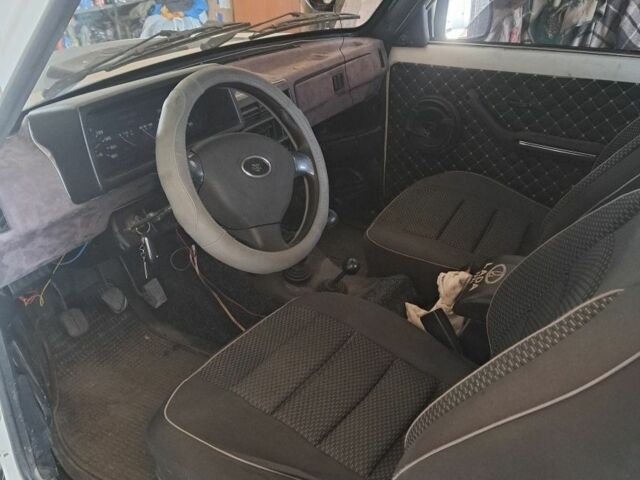 Белый ВАЗ 21213 Niva, объемом двигателя 1.7 л и пробегом 97 тыс. км за 2000 $, фото 3 на Automoto.ua