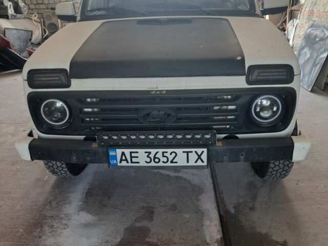 Белый ВАЗ 21213 Niva, объемом двигателя 1.7 л и пробегом 97 тыс. км за 2000 $, фото 2 на Automoto.ua
