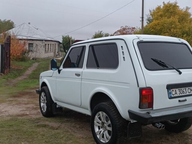 Белый ВАЗ 21213 Niva, объемом двигателя 1.7 л и пробегом 290 тыс. км за 3500 $, фото 1 на Automoto.ua