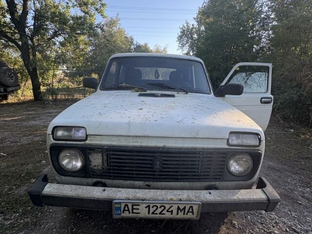 Білий ВАЗ 21213 Niva, об'ємом двигуна 1.7 л та пробігом 250 тис. км за 1450 $, фото 3 на Automoto.ua