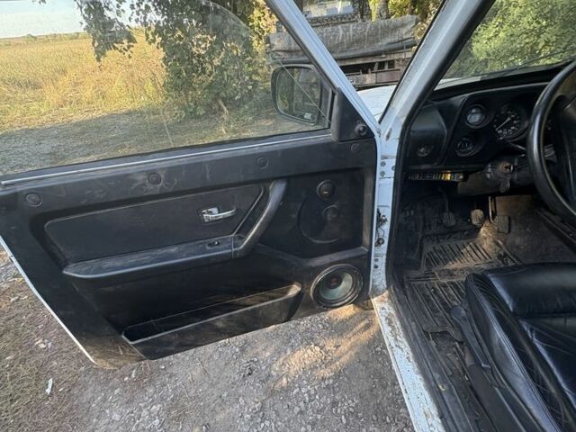 Білий ВАЗ 21213 Niva, об'ємом двигуна 1.7 л та пробігом 250 тис. км за 1450 $, фото 4 на Automoto.ua