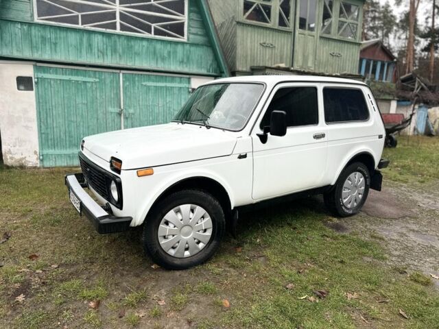 Белый ВАЗ 21213 Niva, объемом двигателя 1.7 л и пробегом 200 тыс. км за 2500 $, фото 1 на Automoto.ua