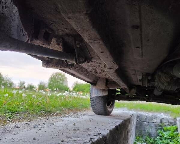 Білий ВАЗ 21213 Niva, об'ємом двигуна 1.58 л та пробігом 325 тис. км за 1800 $, фото 17 на Automoto.ua