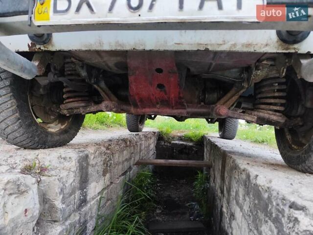 Білий ВАЗ 21213 Niva, об'ємом двигуна 1.58 л та пробігом 325 тис. км за 1800 $, фото 11 на Automoto.ua