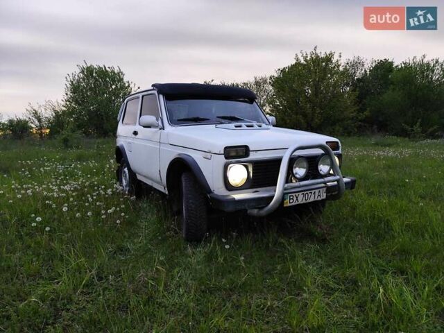 Білий ВАЗ 21213 Niva, об'ємом двигуна 1.58 л та пробігом 325 тис. км за 1800 $, фото 2 на Automoto.ua
