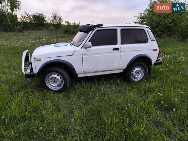Білий ВАЗ 21213 Niva, об'ємом двигуна 1.58 л та пробігом 325 тис. км за 1800 $, фото 4 на Automoto.ua