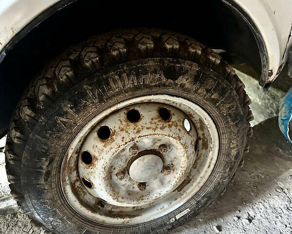 Белый ВАЗ 21213 Niva, объемом двигателя 1.7 л и пробегом 163 тыс. км за 1900 $, фото 11 на Automoto.ua