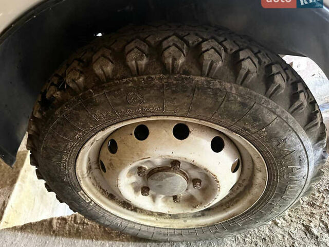 Белый ВАЗ 21213 Niva, объемом двигателя 1.7 л и пробегом 163 тыс. км за 1900 $, фото 10 на Automoto.ua