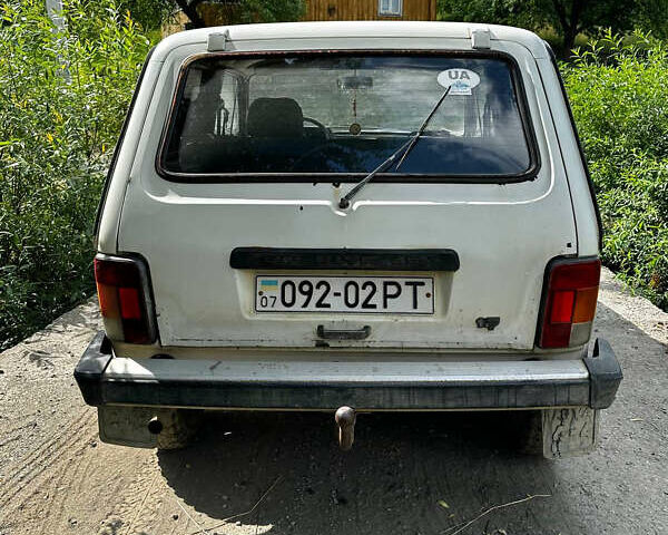 Белый ВАЗ 21213 Niva, объемом двигателя 1.7 л и пробегом 163 тыс. км за 1900 $, фото 2 на Automoto.ua