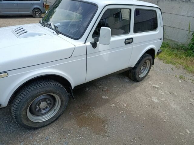 Білий ВАЗ 21213 Niva, об'ємом двигуна 1.6 л та пробігом 38 тис. км за 2896 $, фото 1 на Automoto.ua