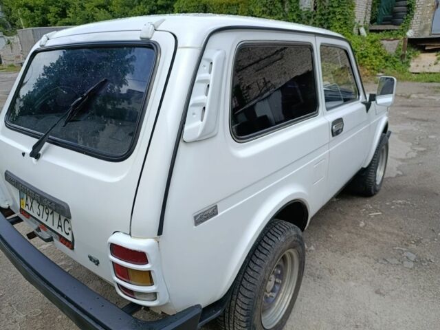 Білий ВАЗ 21213 Niva, об'ємом двигуна 1.6 л та пробігом 38 тис. км за 2896 $, фото 4 на Automoto.ua