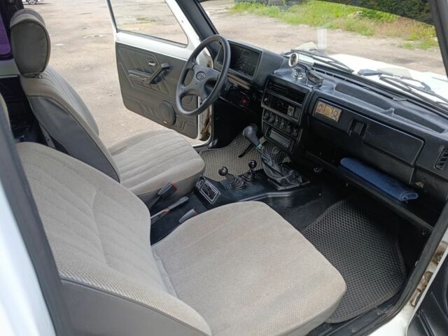 Білий ВАЗ 21213 Niva, об'ємом двигуна 1.6 л та пробігом 38 тис. км за 2896 $, фото 5 на Automoto.ua