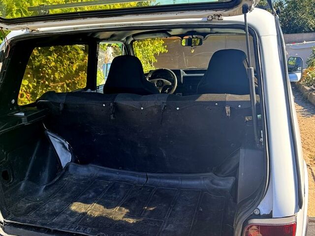 Белый ВАЗ 21213 Niva, объемом двигателя 1.7 л и пробегом 100 тыс. км за 2500 $, фото 11 на Automoto.ua